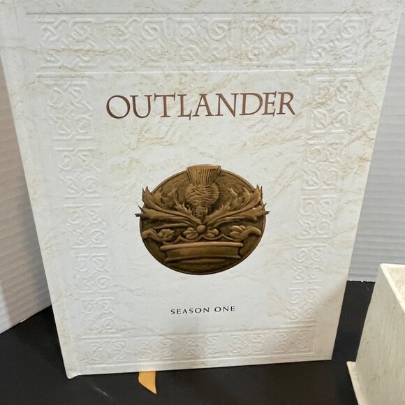 Outlander: Season One 1: The Ultimate Collection (Blu-ray, 2014) - NEW - Picture 1 of 9